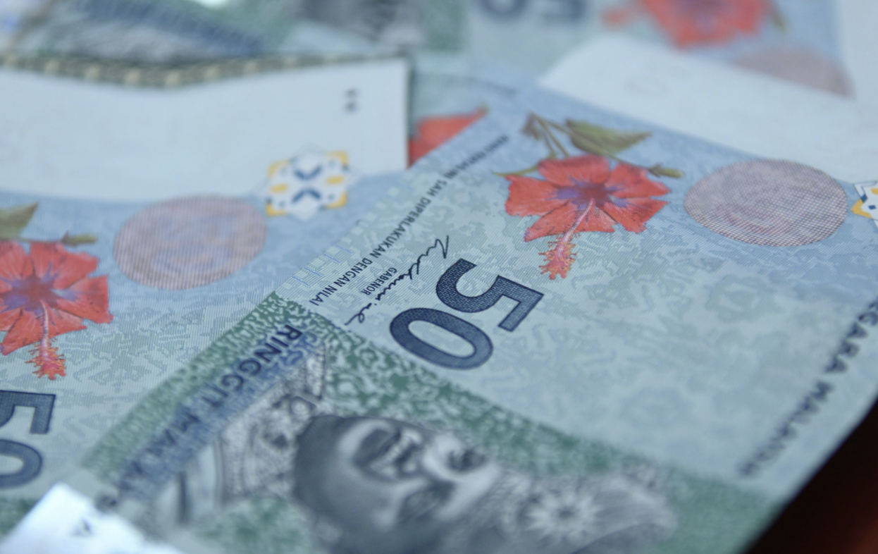 Ringgit Rebounds to 3.99 Against US dollar - MCI Group